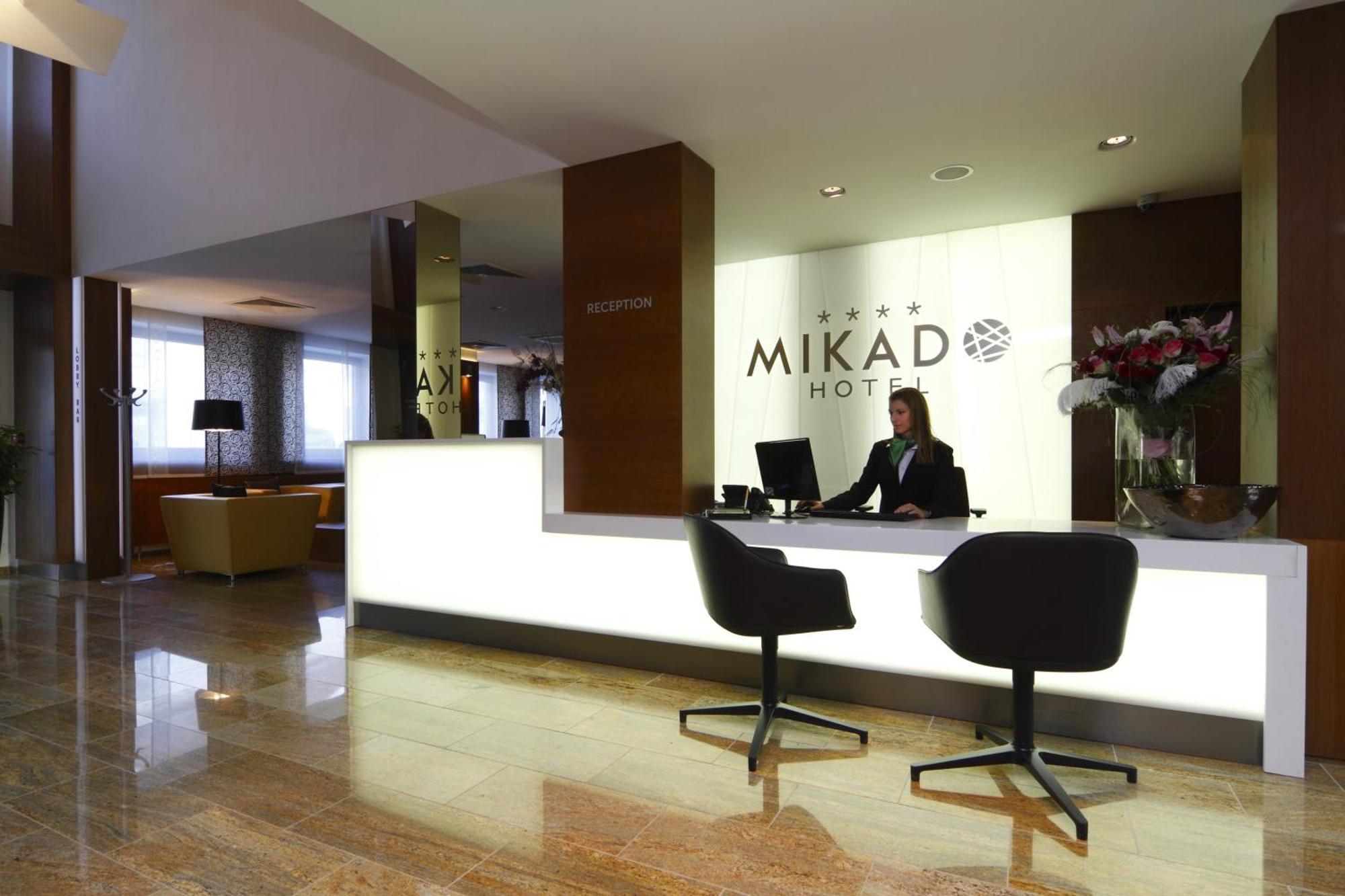 Mikado Hotel Nitra Buitenkant foto