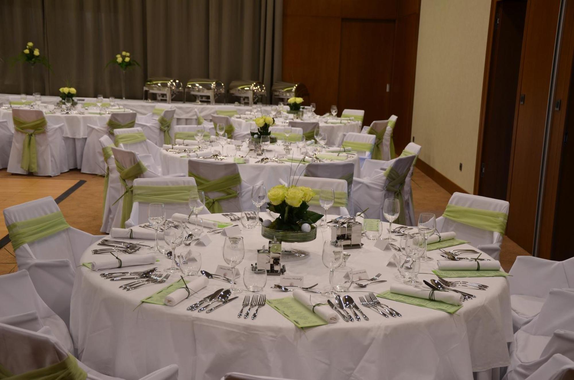 Mikado Hotel Nitra Buitenkant foto