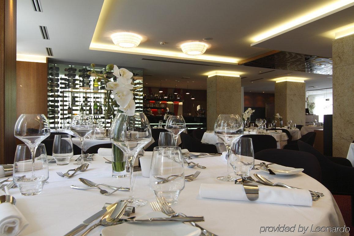 Mikado Hotel Nitra Buitenkant foto