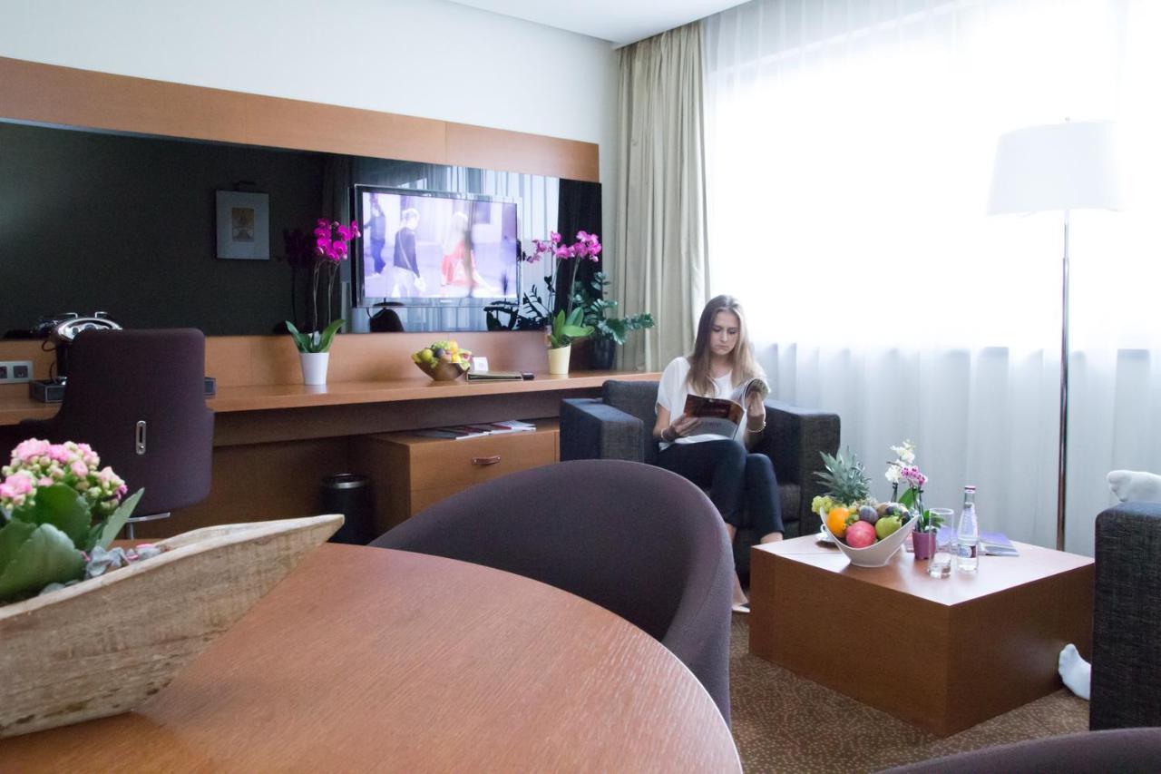 Mikado Hotel Nitra Buitenkant foto